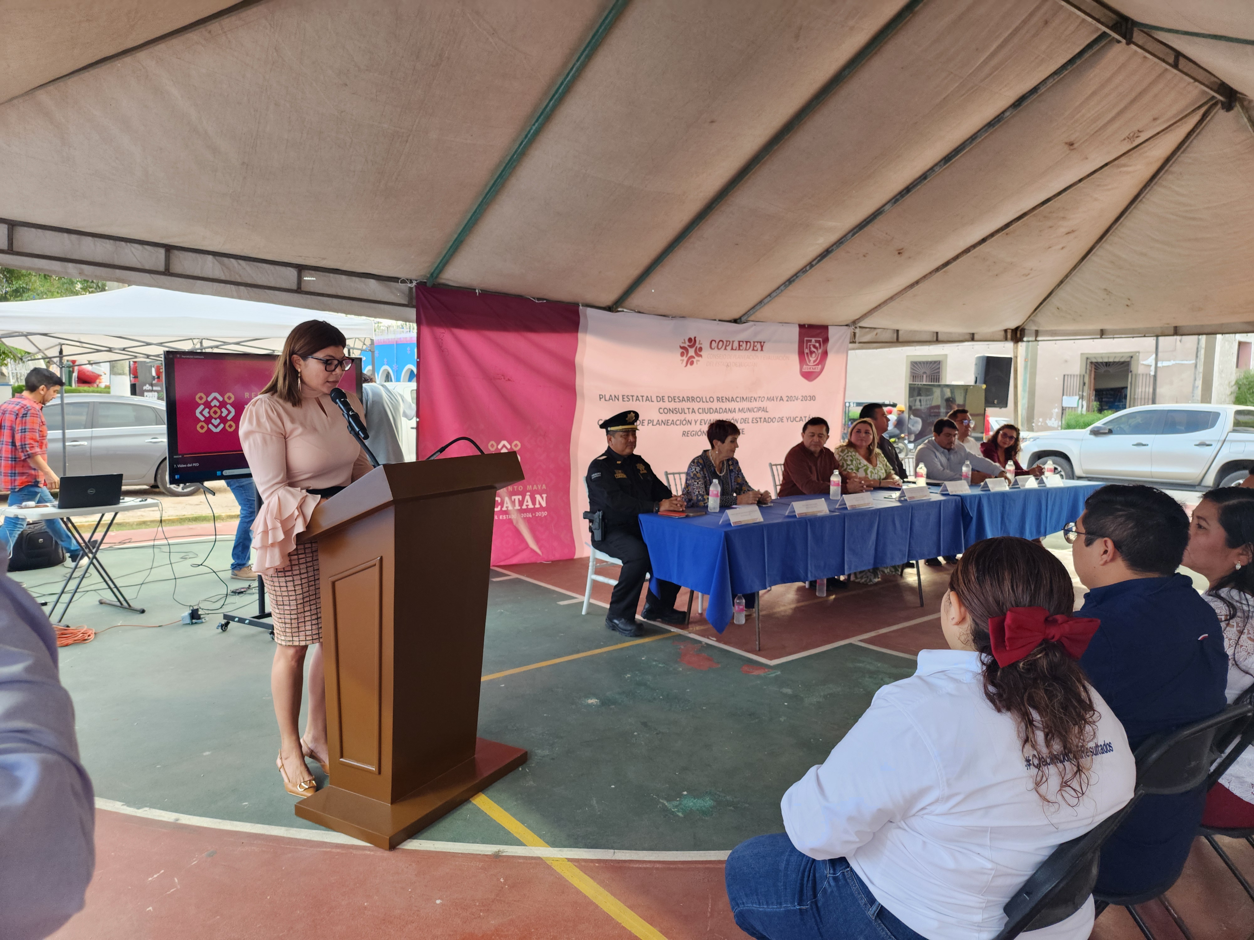 Conkal fue sede de la cuarta consulta ciudadana de COPLEDEY, reuniendo sectores diversos para construir el Plan Estatal de Desarrollo Renacimiento Maya 2024-2030.